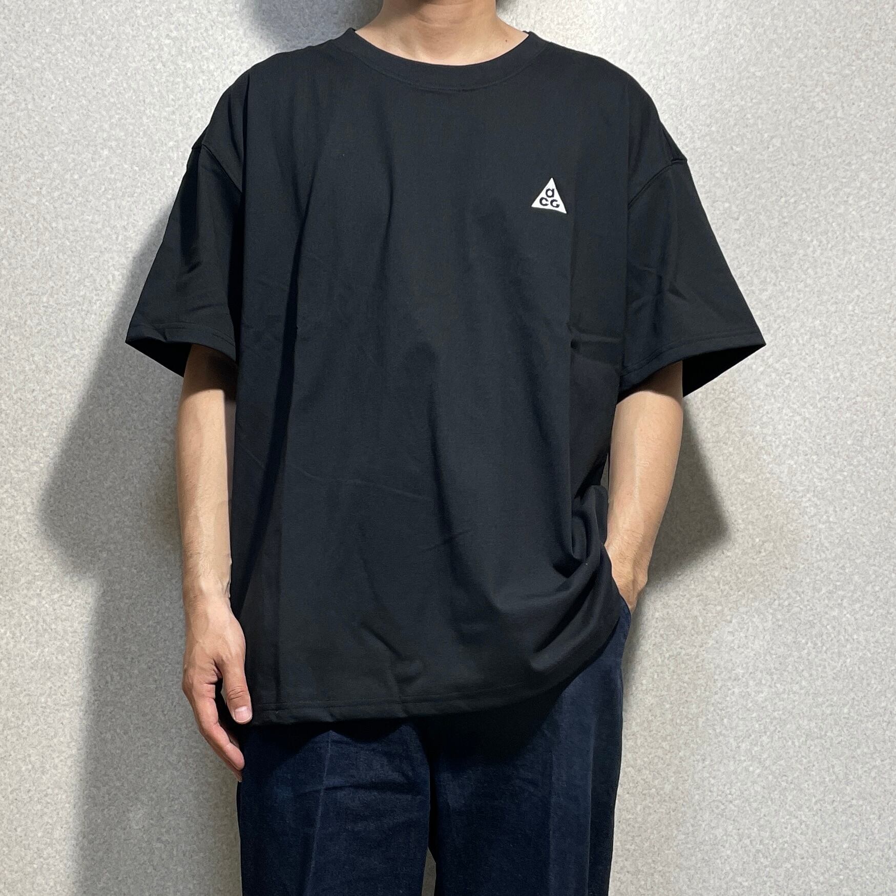 新品 NIKE ACG 半袖Ｔシャツ L ナイキ 黒 ビッグロゴ