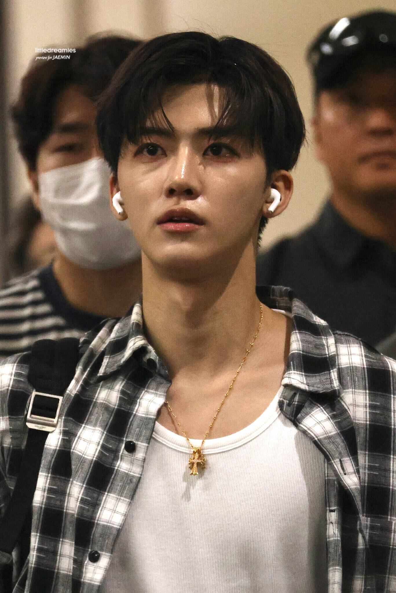 6194bf87f58641c81f14e0bf325c45