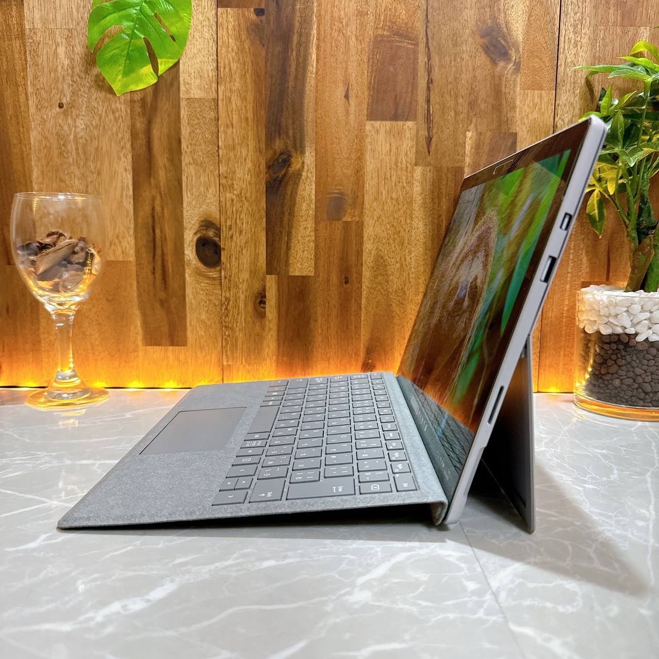 人気/ Surface Pro 5/メモリ4GB/m3第7世代/SSD128GB/タッチパネル式/ノートパソコン/Office付き