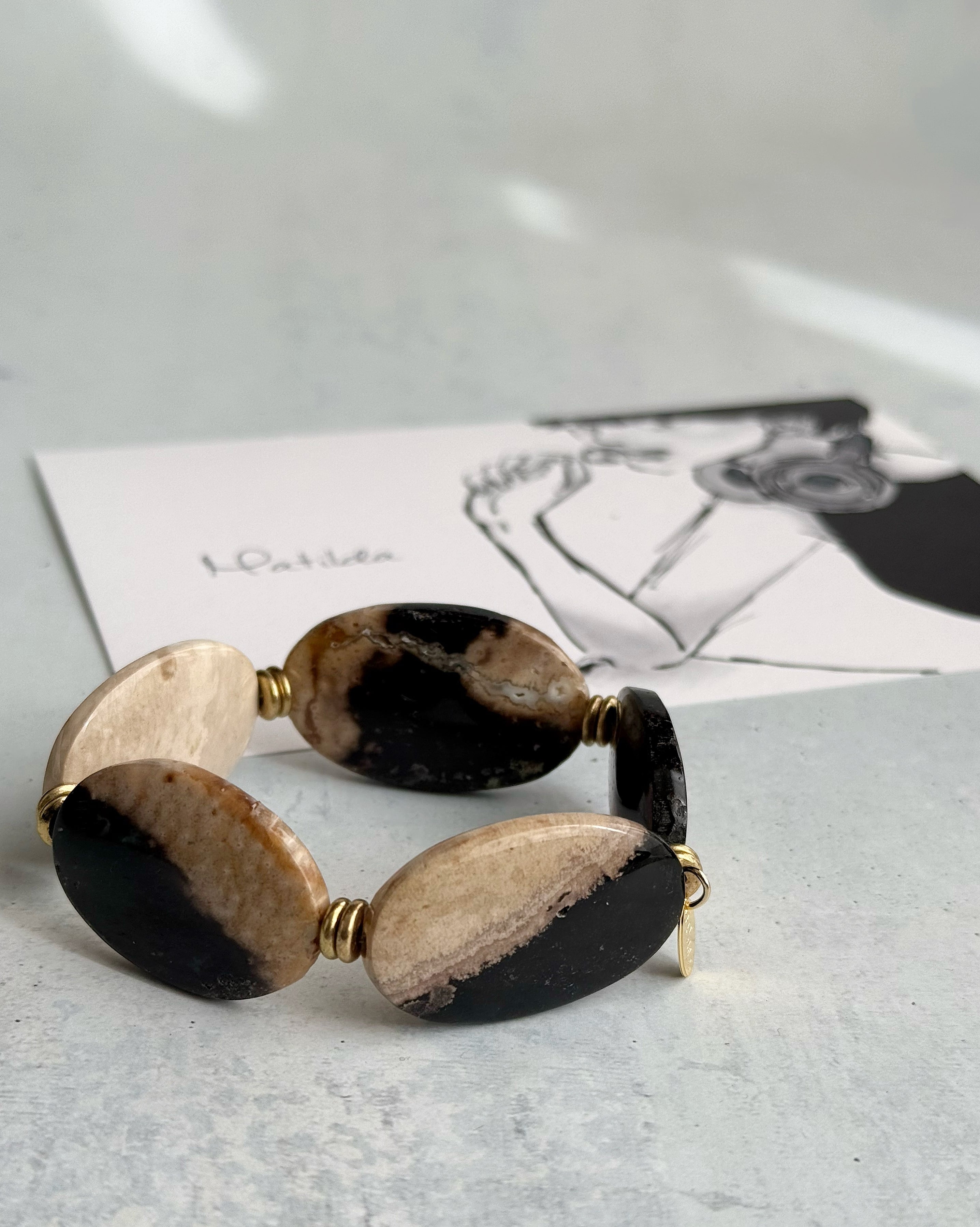 ブラックのクロスとパームルートアゲート tumble bracelet（パームルートアゲート） | Matilda