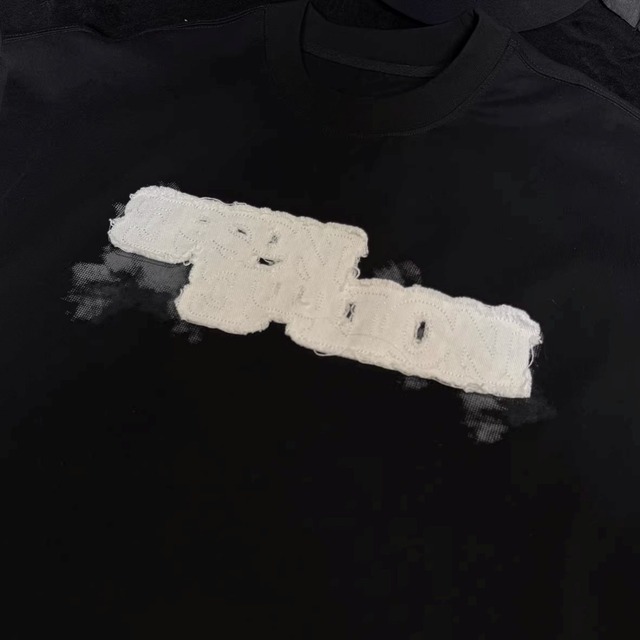 グラフィックアップリケオーバーシルエットTシャツ 2col   R01853