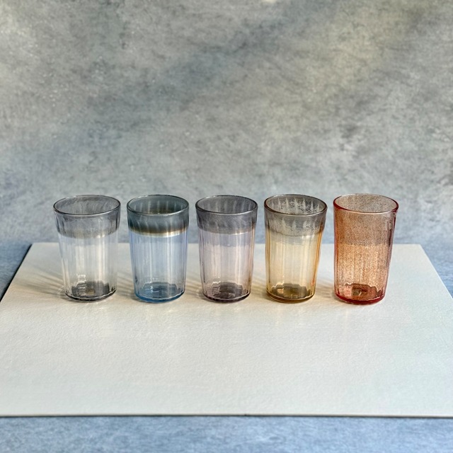 206番地   橋村大作 野美知  細めのグラス 縦モール