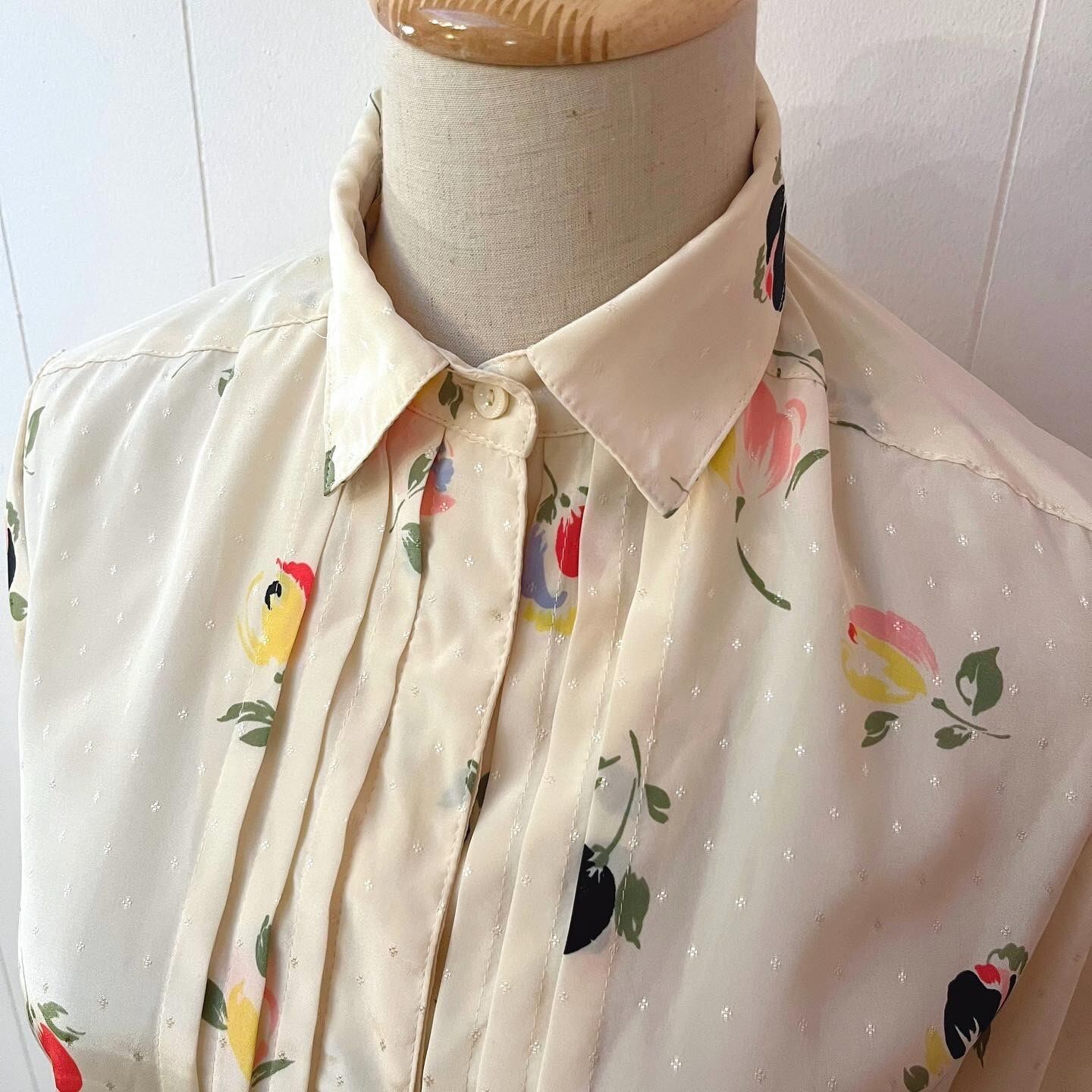 retro tulip cream dot blouse