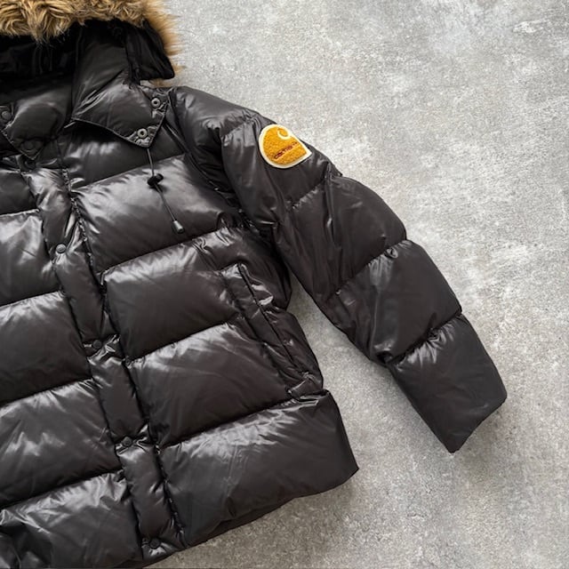 carhartt】カーハート ダウンジャケット ワッペン刺繍 ブラック 黒 肉