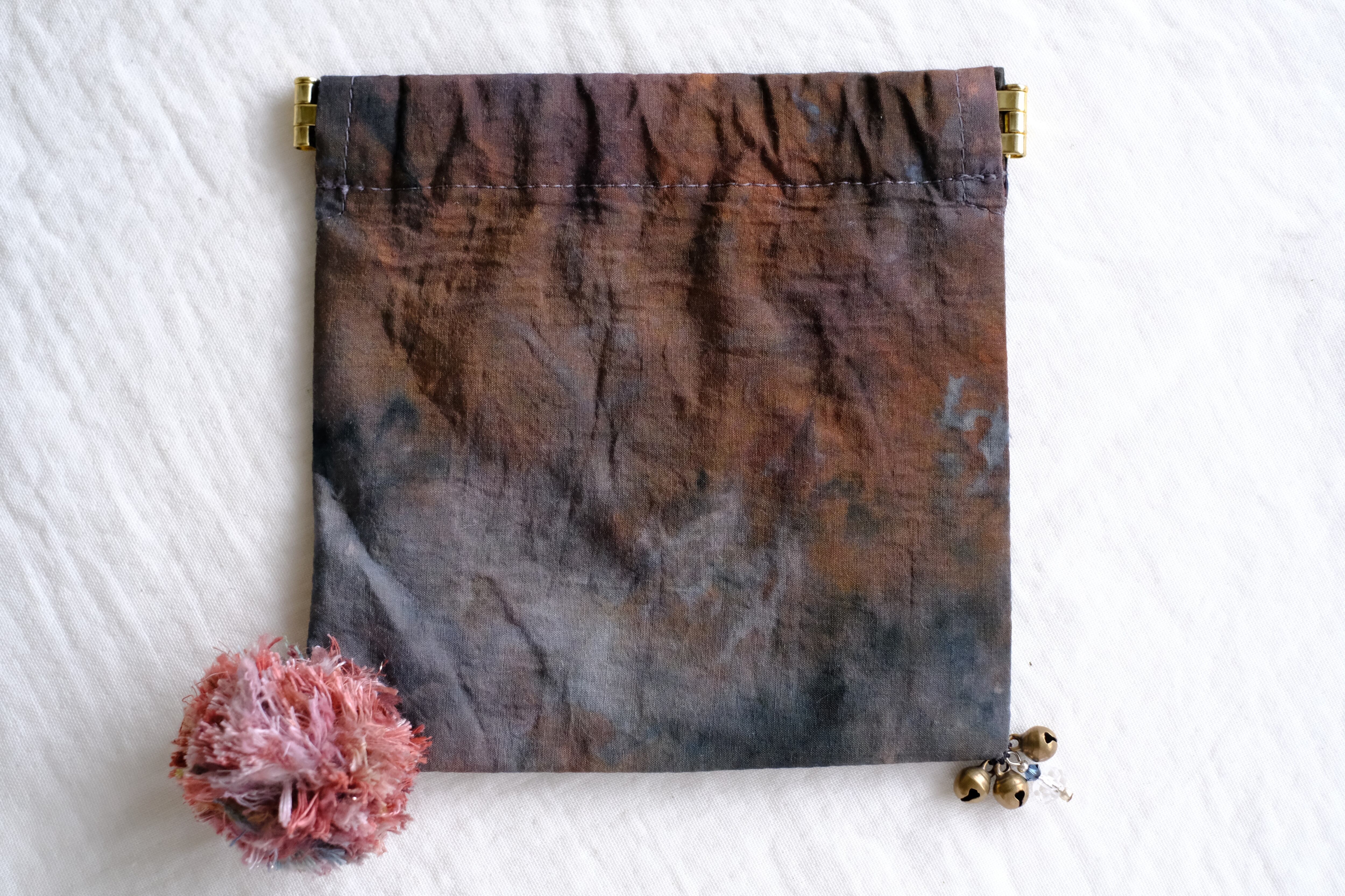 バネ口ポーチ　o-0519