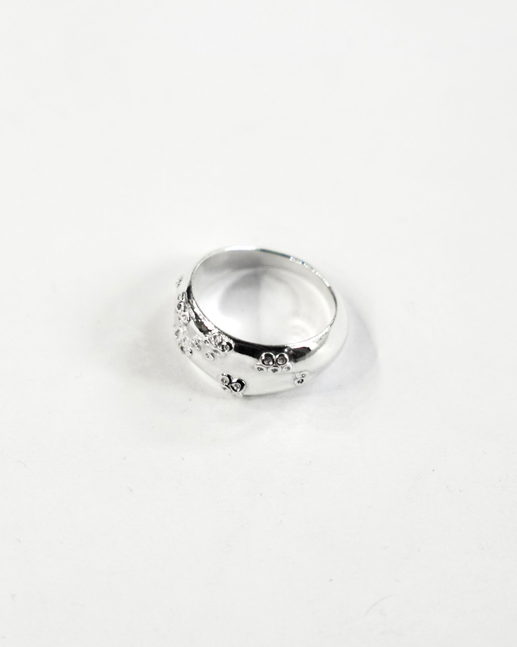 YOSTER Hole Ring | hypeofficial