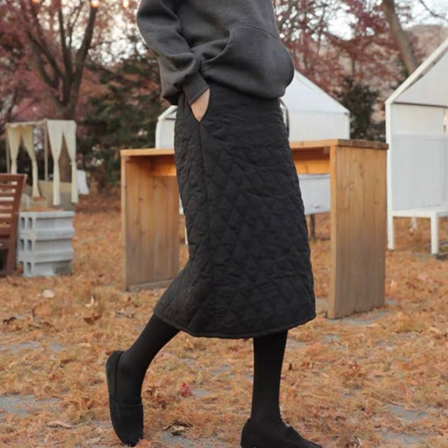 バックスリットキルティングタイトスカート　N00120