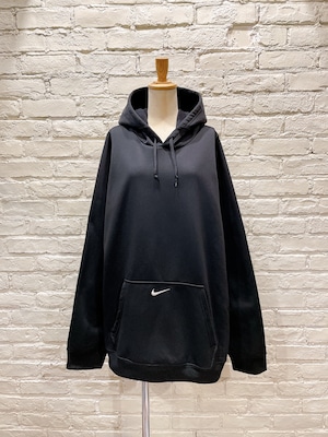 NIKE ビッグシルエット スウォッシュ刺繍パーカー