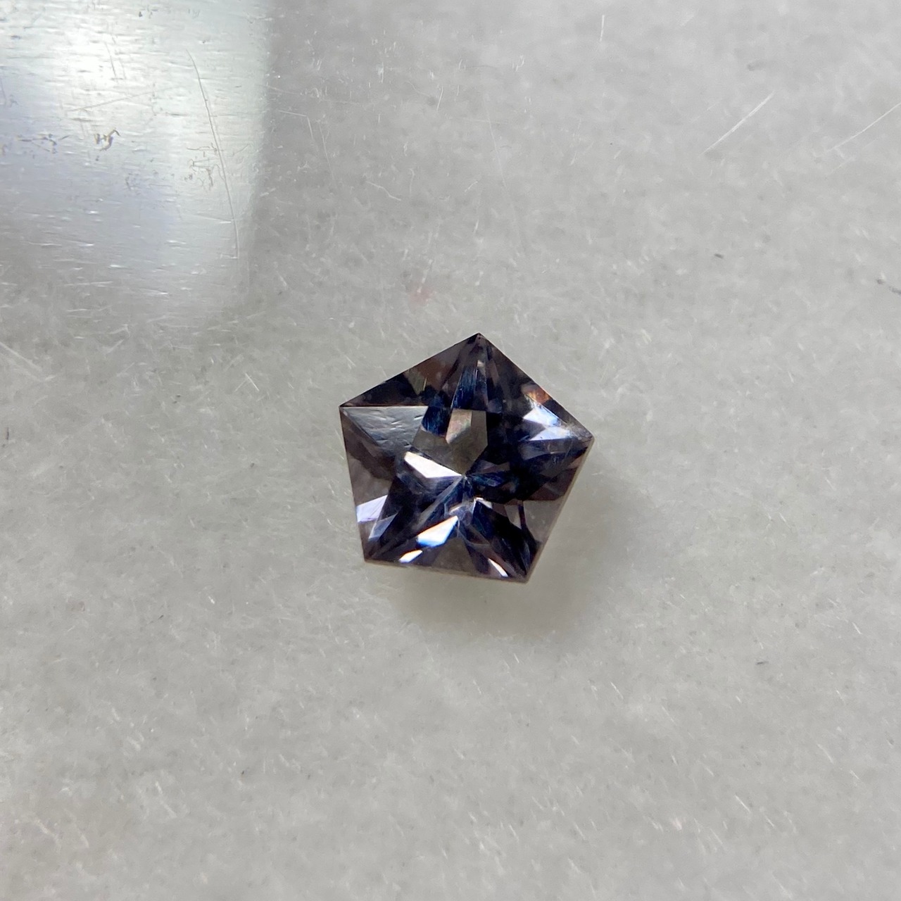 星のスピネル　約4.1mm S1-2