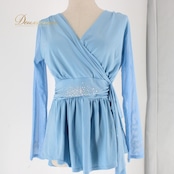 社交ダンス 衣装 スタンダード トップス レッスンウェア レディース 水色 エル・プラト ラインストーン ブルー系 長袖 練習着 フォーマル エレガント 大人向け おしゃれ チュニック アウトドアイベント ダンス教室 カジュアル スポーツウェア 発表会 体型カバー スタイルアップ ユニセックス ファッション シンプル デザイン レディースファッション