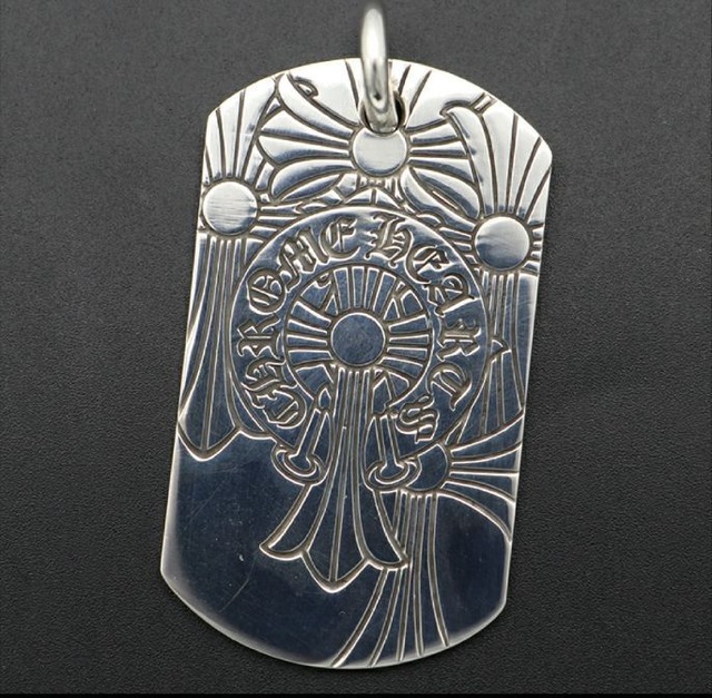 CHROME HEARTS クロムハーツ ゴッド ブレス ザ ワールド/ ドッグタグ