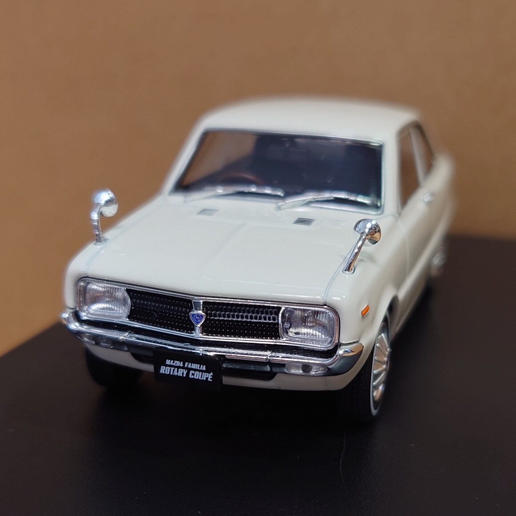 1/18 フォードマスタングGTコブラ ジェット ホワイト 1968 Ford