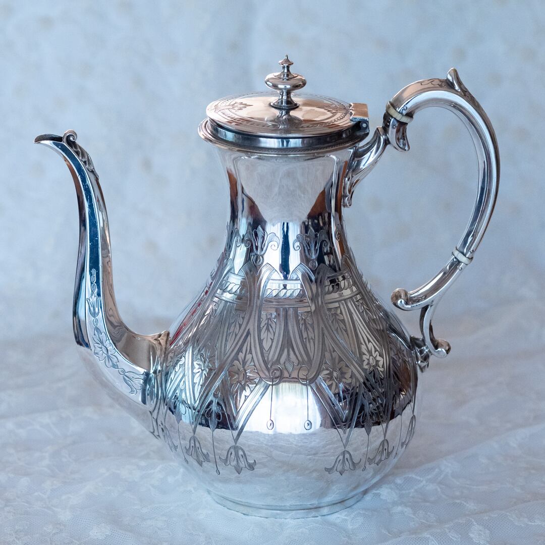 英国】 ビクトリアンのティーサービス 3点【シルバープレート