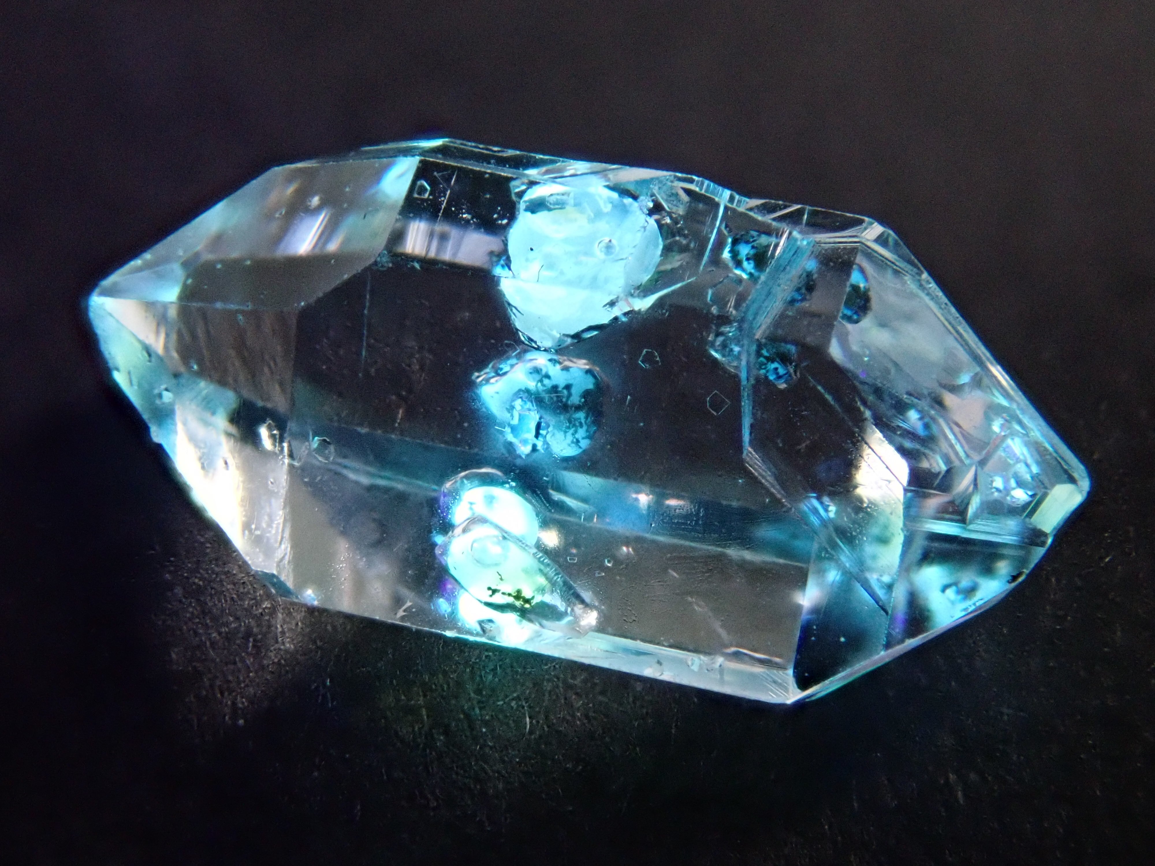 パキスタン産オイルインクォーツ 1.168ct