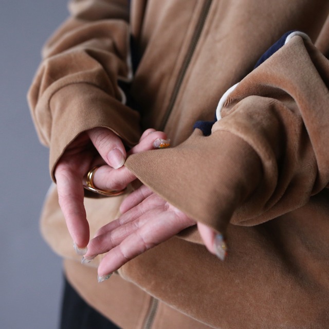 bi-color and piping design velours zip-up jacket