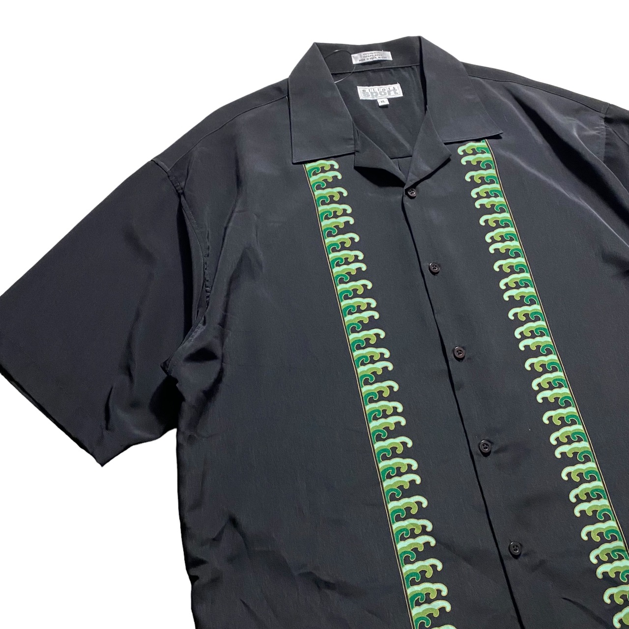 old wave print open collar shirt