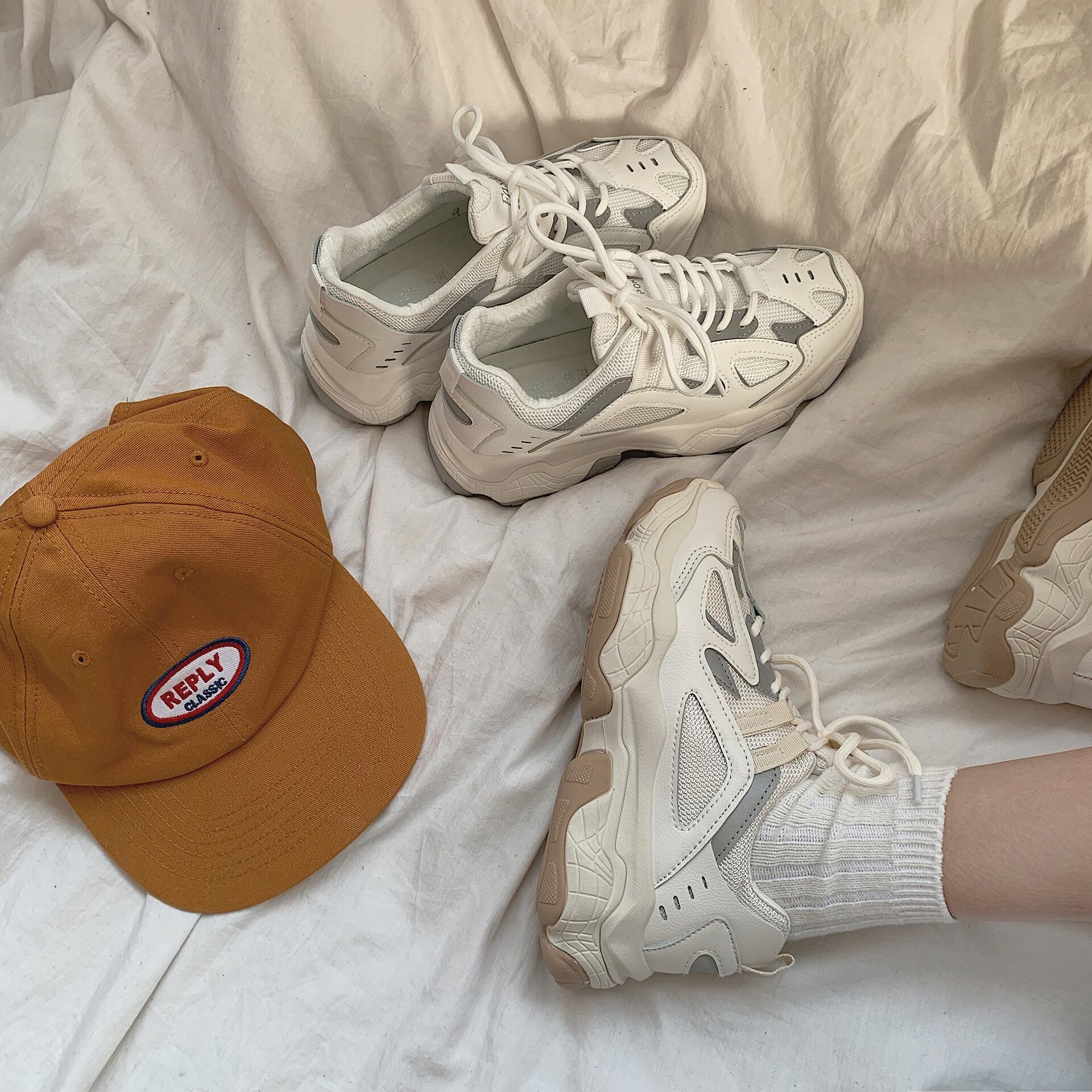 【新作】【送料無料】 2020年春の反射女性スニーカー靴女性靴加硫靴屋外ウォーキングジョギング靴女性 シューズ スプリング 春物 10b48665862870