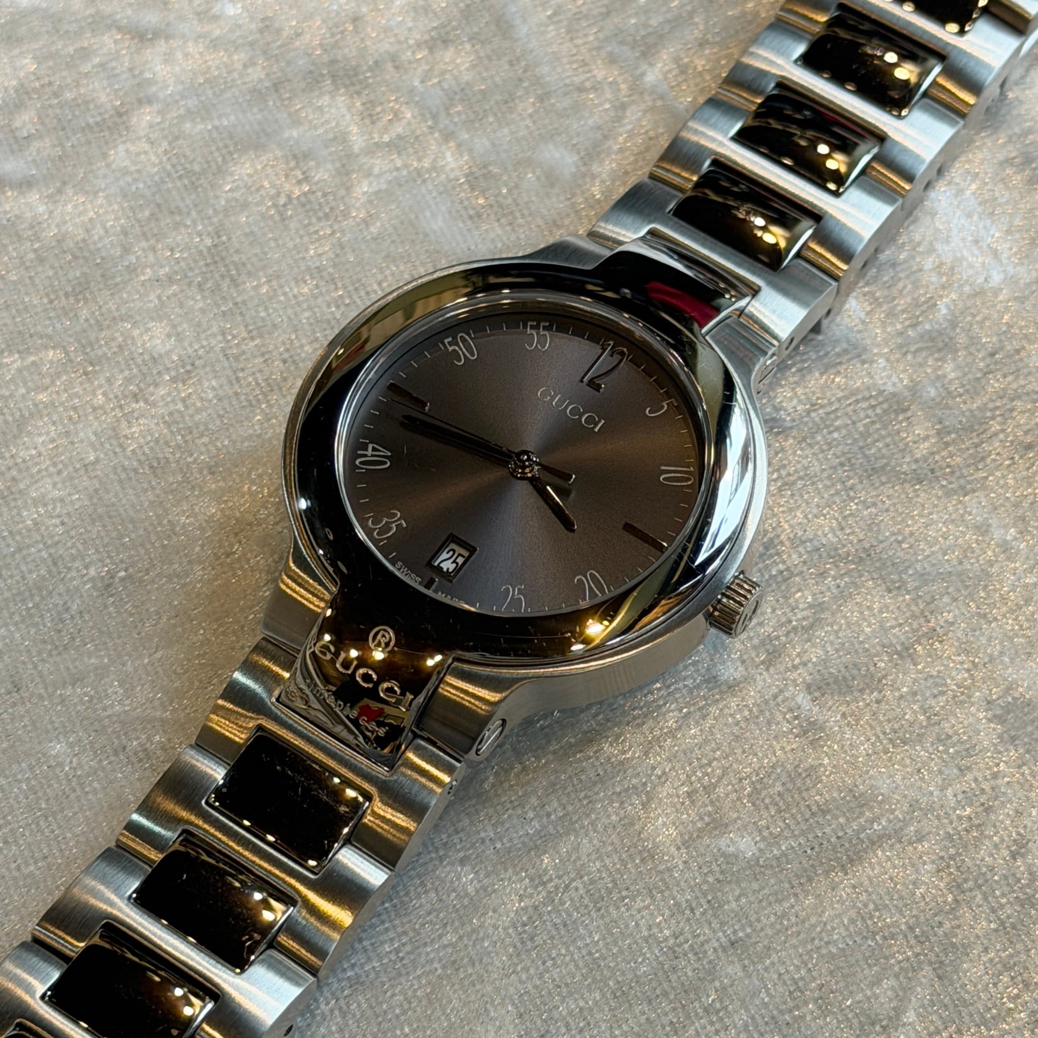 ​【稼働品】GUCCI 腕時計 8900M シルバー デイト GUCCI 8900M mens watch | CHIMI VINTAGE