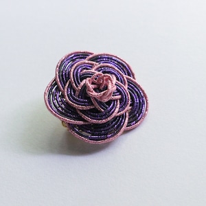 紫の薔薇ブローチ
