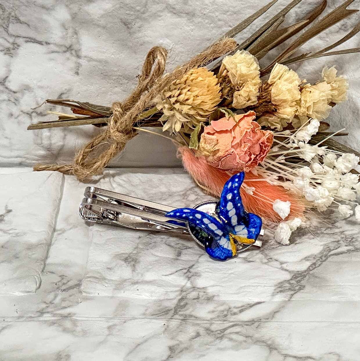 ヘレナモルフォ蝶のデジタル蝶 タイピン | 立体刺繡Sayoko