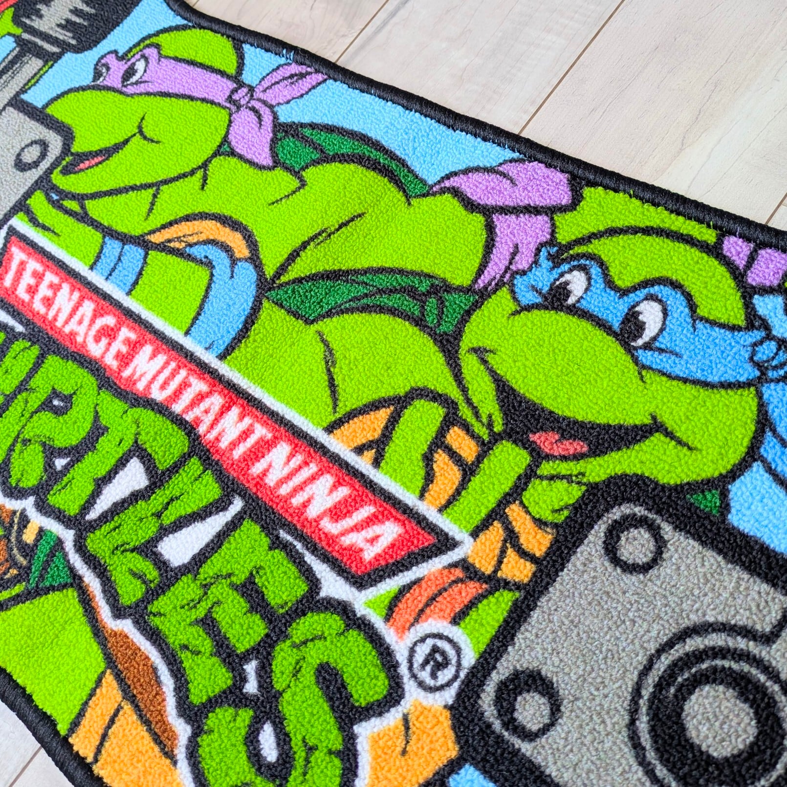 【 Teenage Mutant Ninja Turtles（ティーンエイジ・ミュータント・ニンジャ・タートルズ） 】タートルズ / American MAT ( 裏面滑り止め加工 ) / キッチンマット / ふかふかマット / フロアマット / バス / エントランス / ロングバージョン〚アメリカン雑貨 アメトイ〛