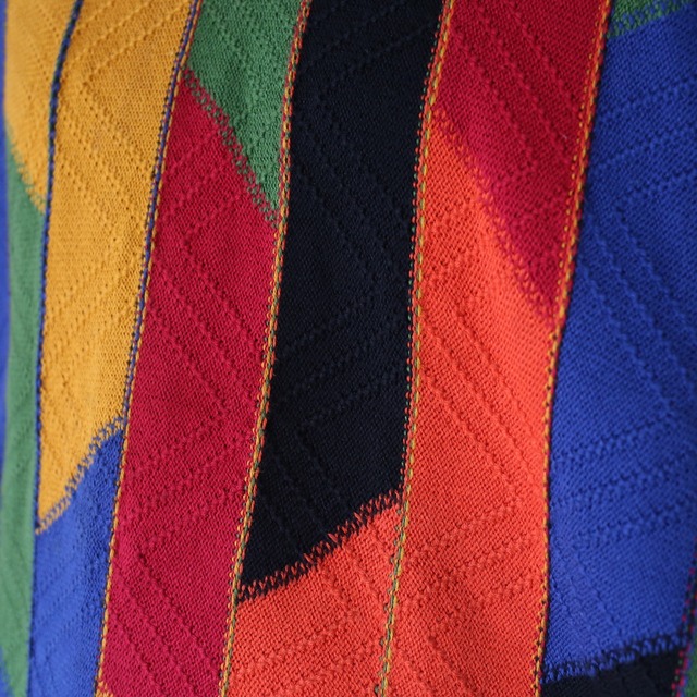 "TUNDRA" multi color switching design over silhouette knit