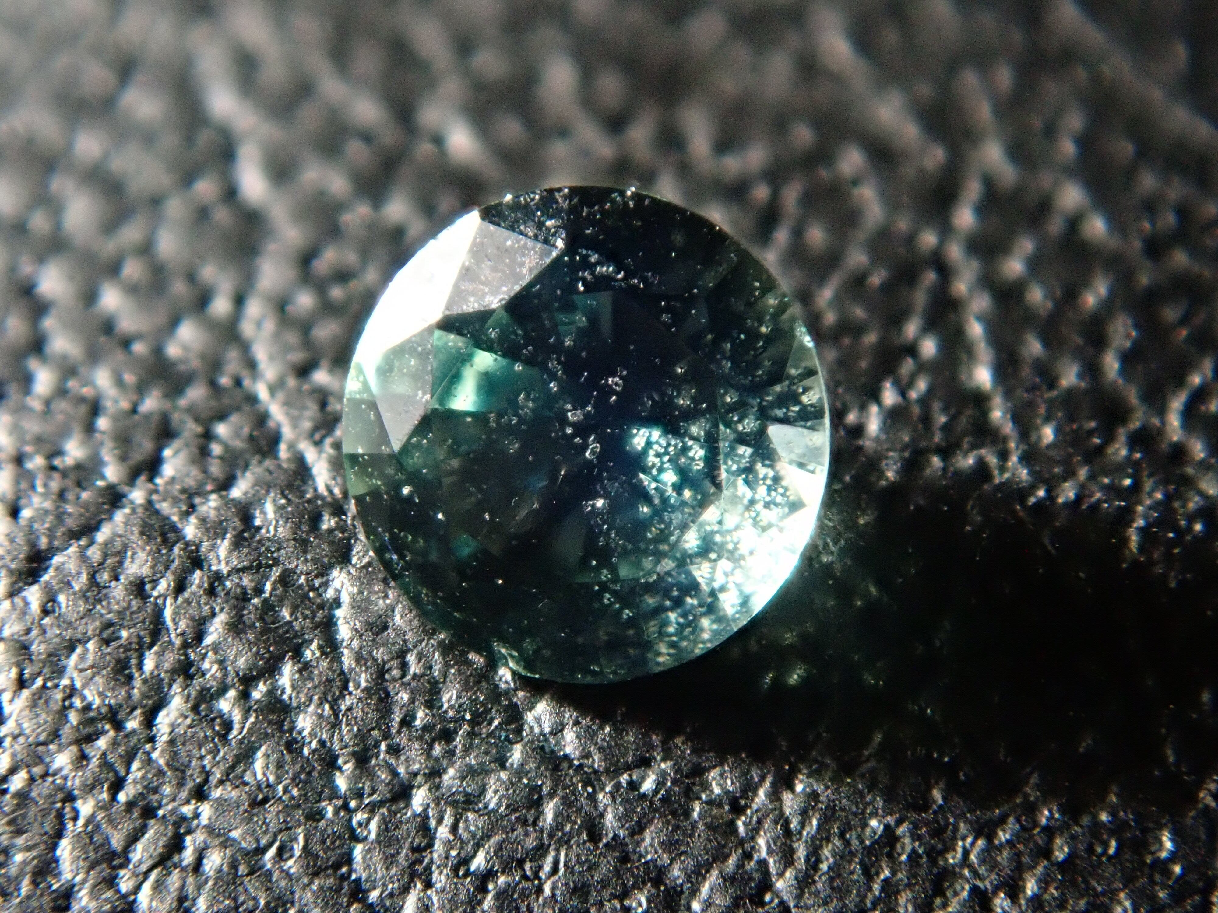 スリランカ産ブルーサファイア 0.08ct