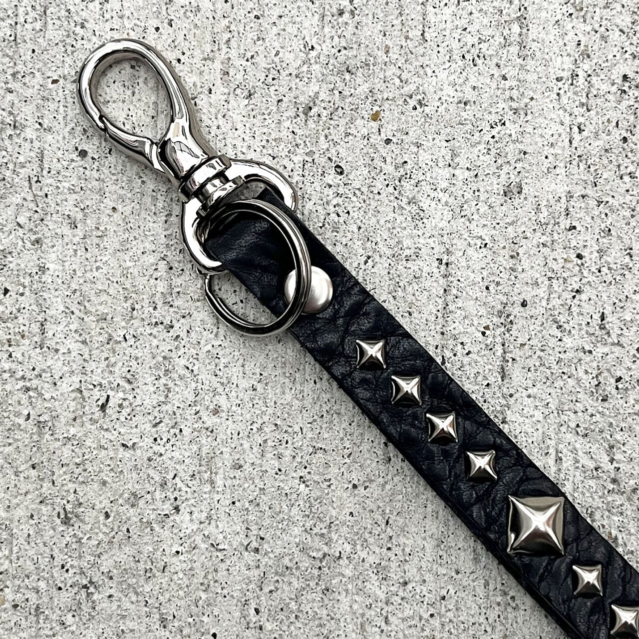 栃木レザー スタッズキーホルダー キーリング 日本製 Made in Japan