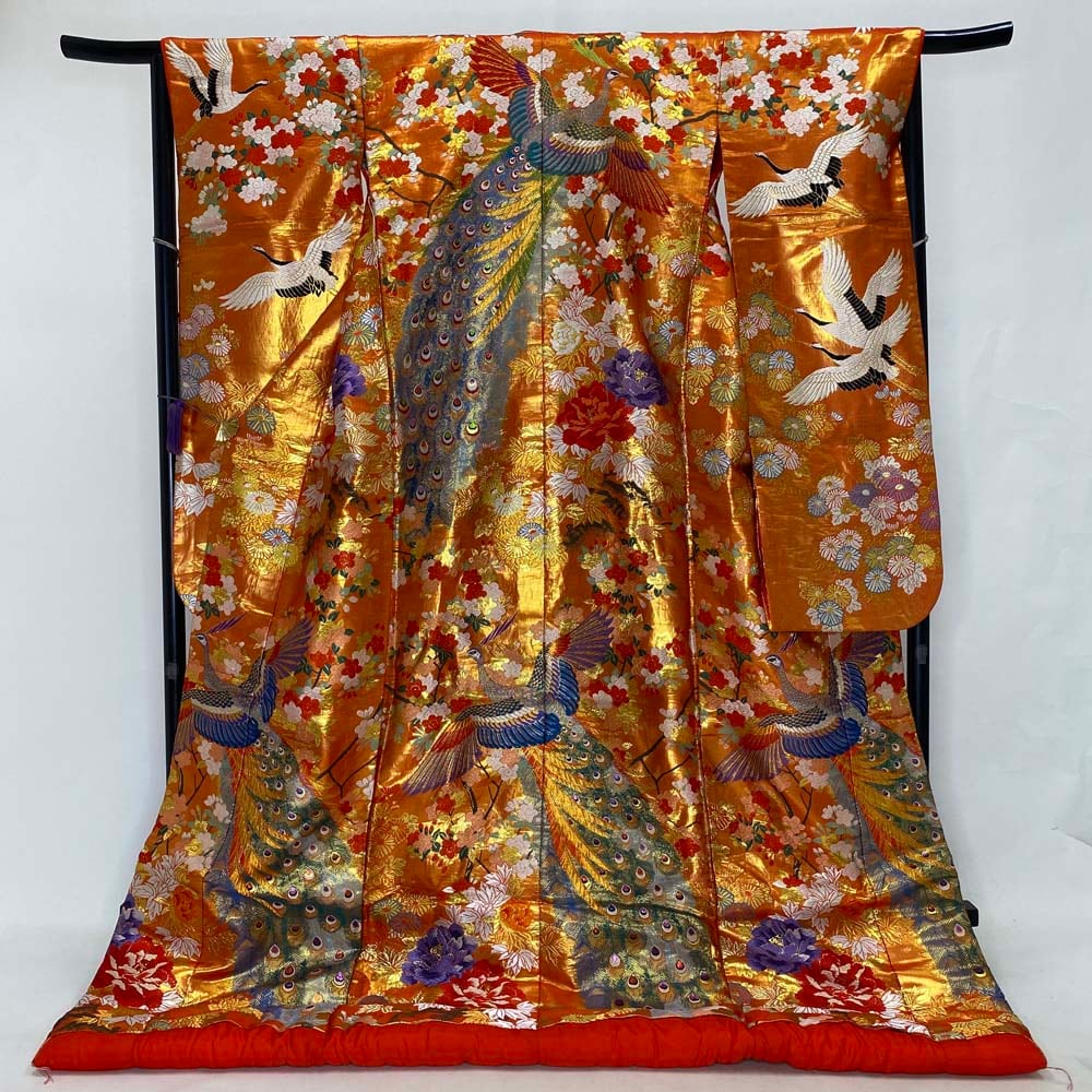 豪華な刺繍　色打掛　婚礼　花嫁　ブライダル 花嫁きもの 人気の色打掛 2016年2〜5月「日本の結婚式ドットコム」集計