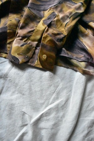 Dark green base artistic pattern shirt