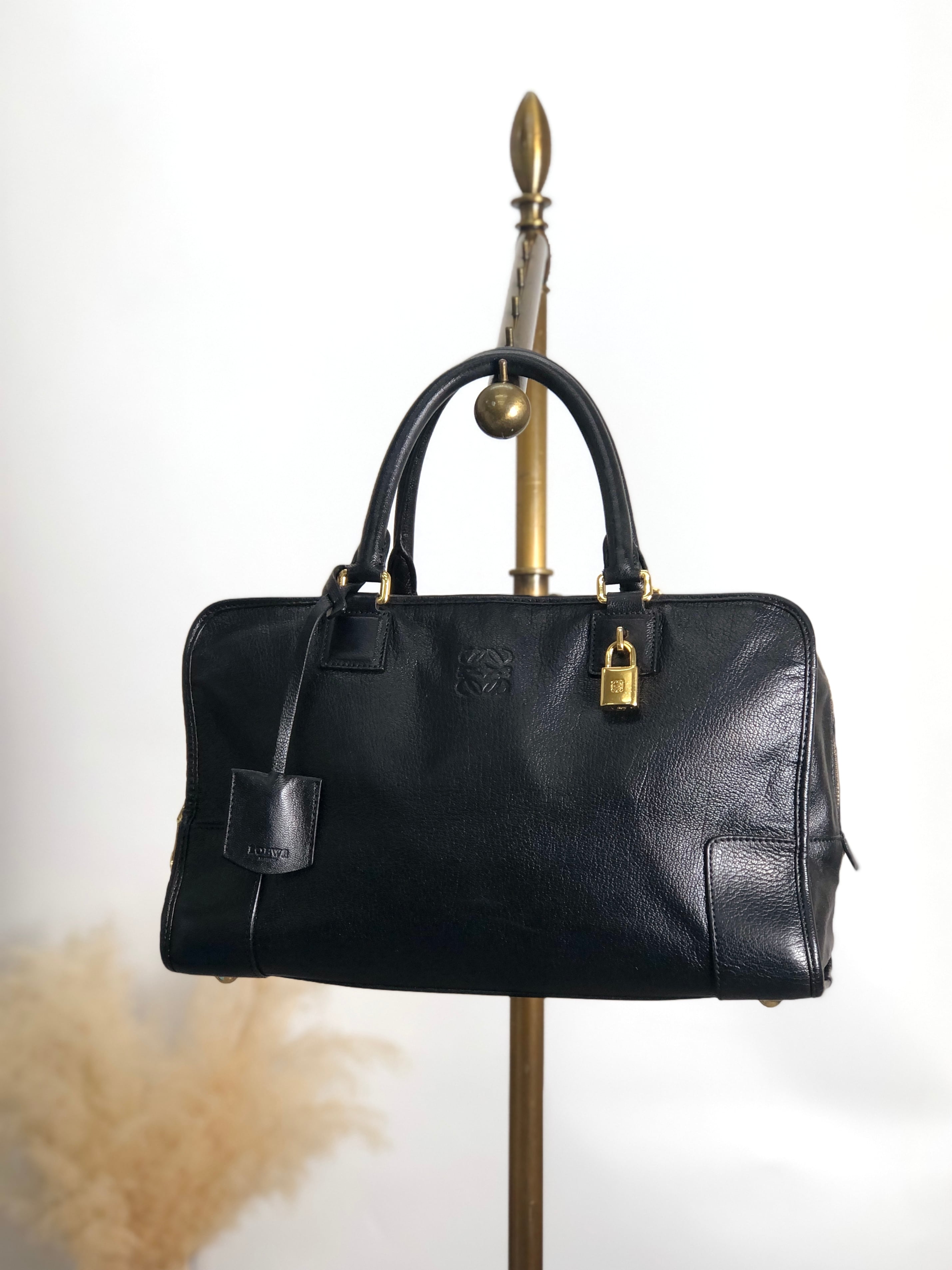 LOEWE ロエベ アマソナ36 ハンドバッグ ブラック アナグラム LOEWE ロエベ アマソナ36 ハンドバッグ ブラック アナグラム