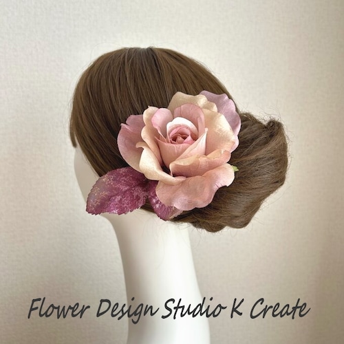 アンティークピンクのエアリーローズと葉っぱの髪飾り　フローレス　フラメンコ　ダンス　髪飾り　花飾り　頭飾り　ピンク　バラ　薔薇