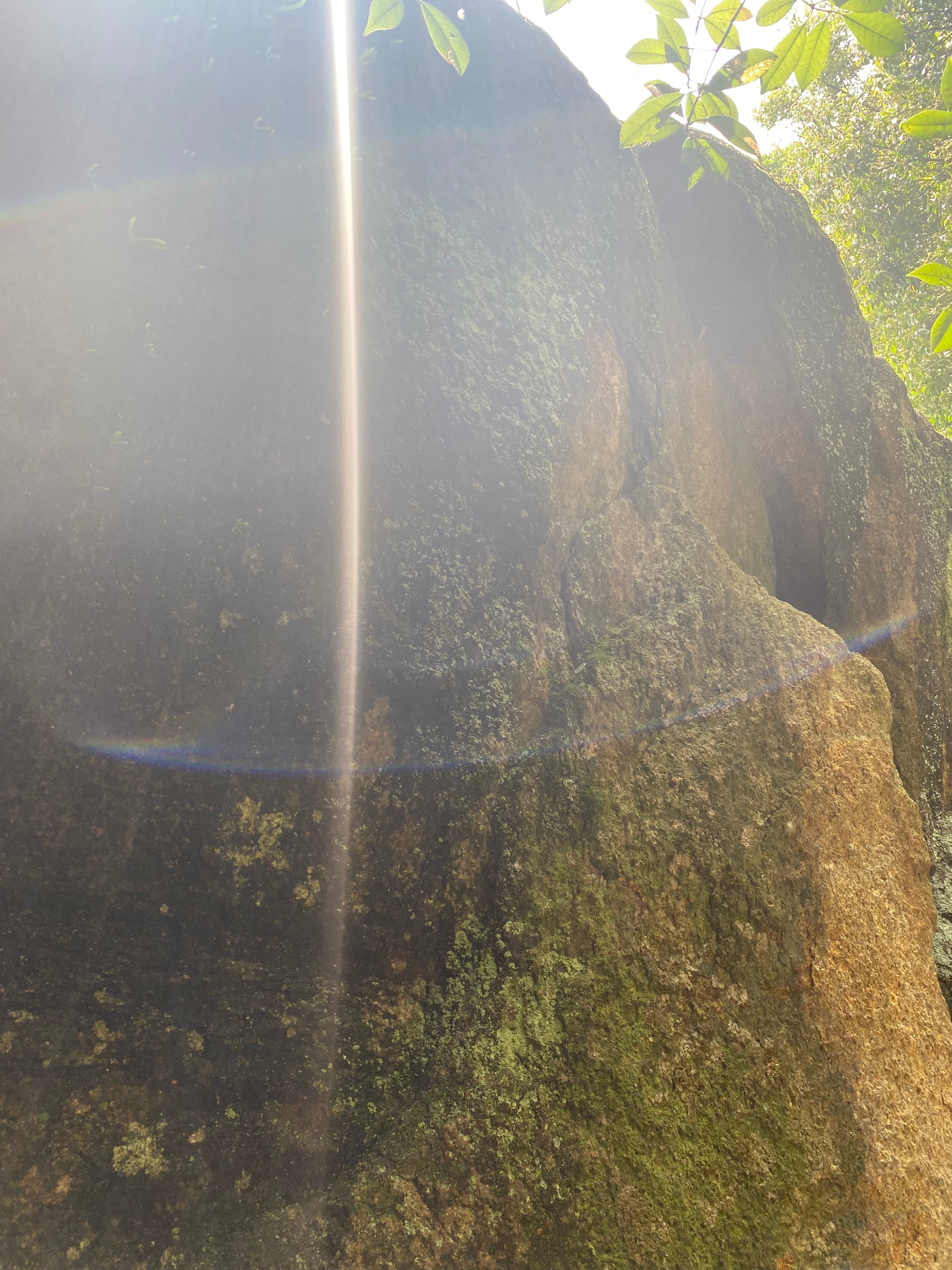 「越木岩エッセンス」healing of light 平癒の光