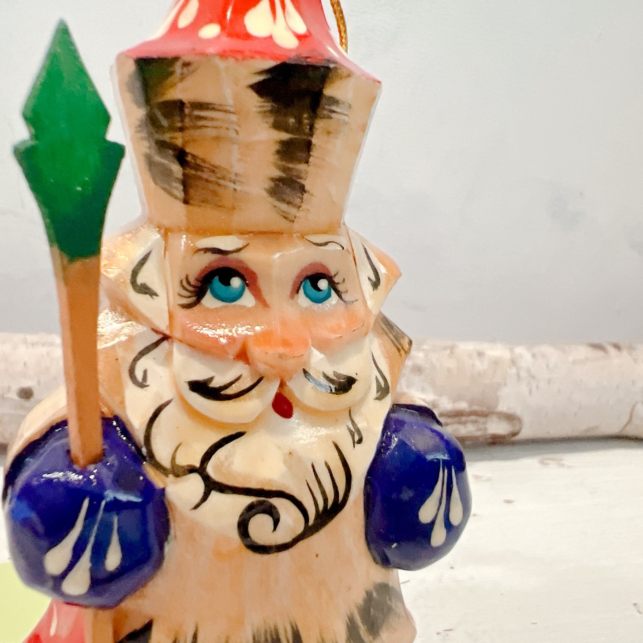 木彫りのサンタクロースのオーナメント 杖 | yarumaruka