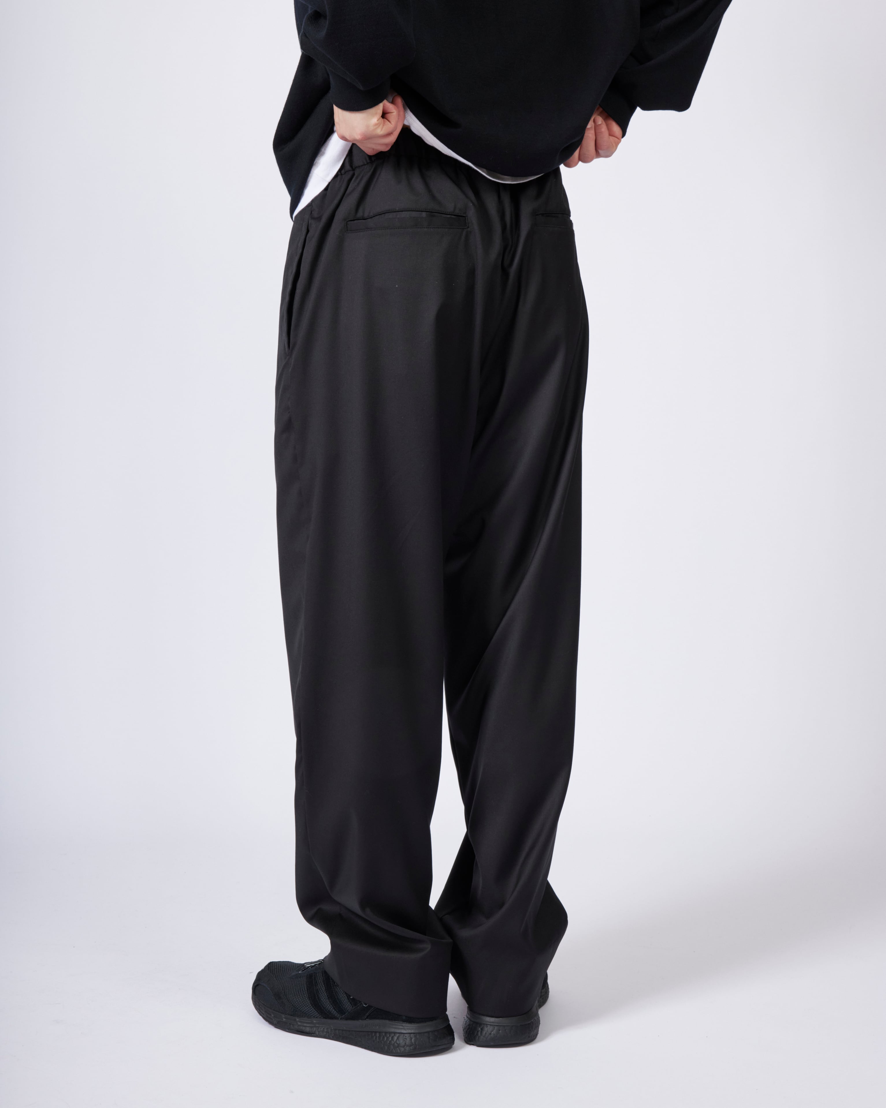everyone easy slacks fabric by Loro Piana (BLACK) | everyone