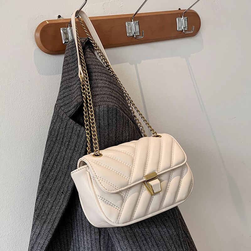 チェーン メッセンジャーバッグ Tiancai_Wing_Bag96733236430