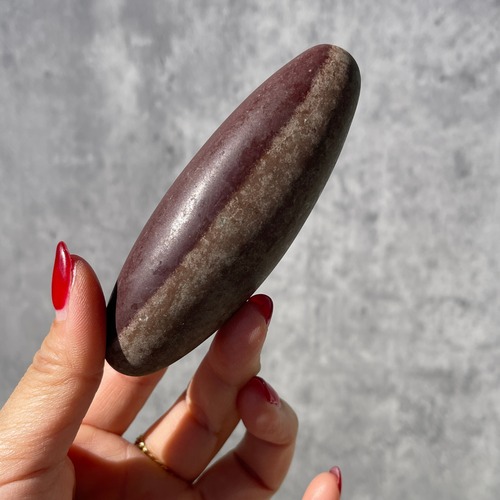 インド・ナマダ川【クリプトクリスタリンクォーツ（シバリンガム）】リンガム ① 鉱物 天然石 パワーストーン