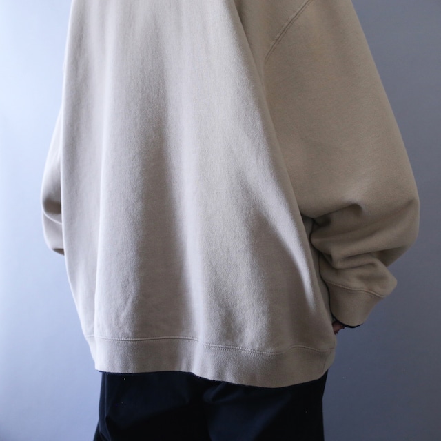 "刺繍" animal design over silhouette sweatshirt