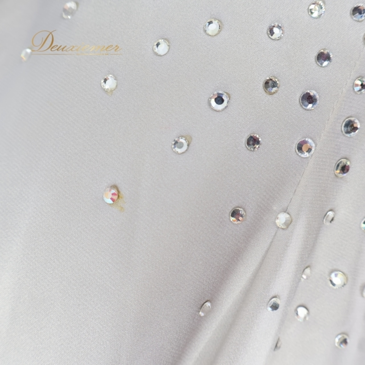 社交ダンス 衣装 スタンダードドレス ワンピース ドレス スタンダード 灰 デモ 競技 ダンス パーティ 発表会 綺麗 グレイ系 明るめグレー おしゃれ デザイン スタイル シンプル エレガント レディースドレス フォーマル パーティードレス 大人用