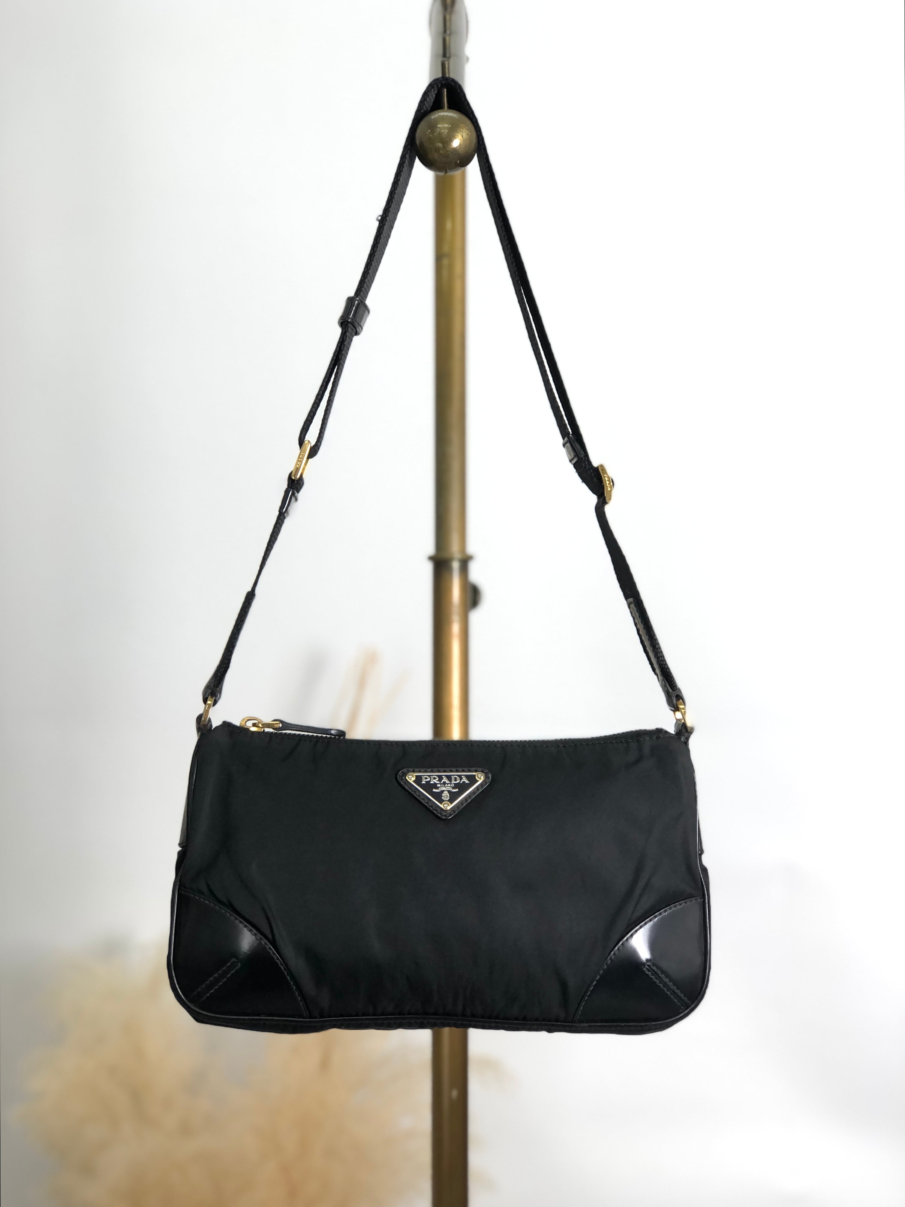 PRADA プラダ ショルダーバッグ ブラック トライアングルロゴ ナイロン