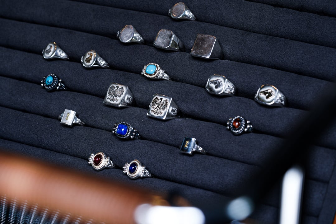 R-089 Oval signet ring olive (K10 eagle) | WAKAN SILVER SMITH