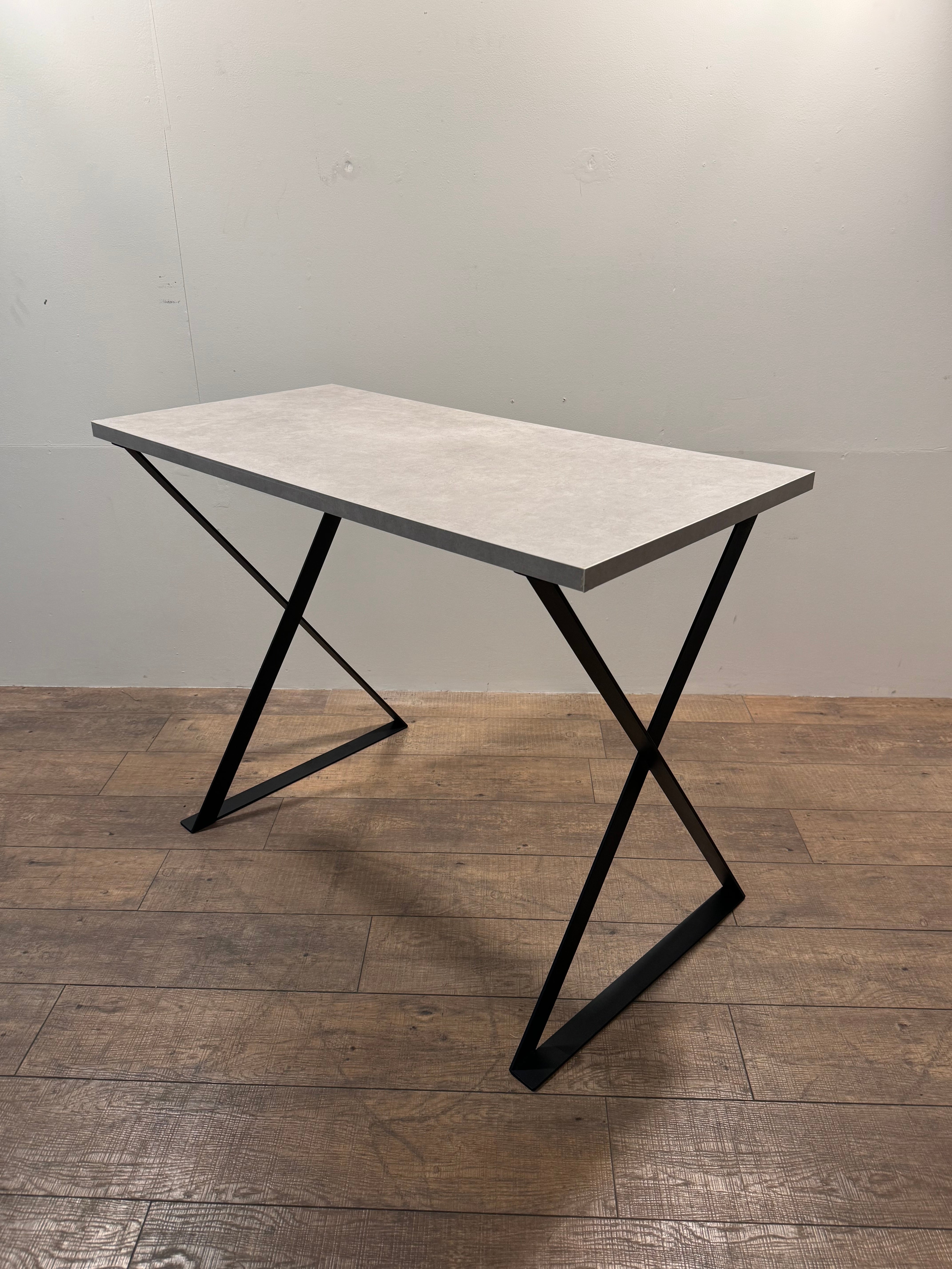 送料無料】テーブル脚 アイアンレッグ デザインがおしゃれな脚