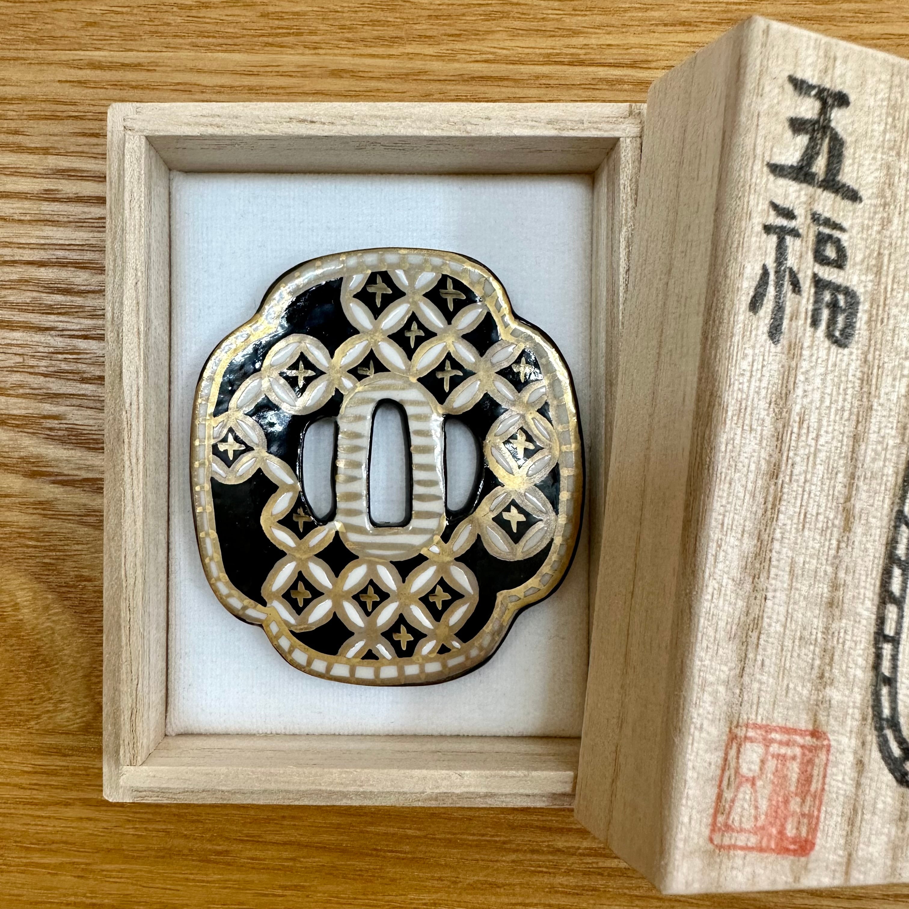 刀鍔 七宝（帯留） | 黒猫胡椒堂