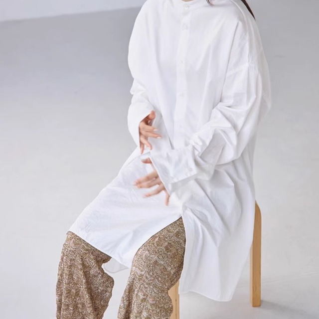 レディース トップス シャツ ブラウス 羽織 前開き ロング 長袖 萌袖 スタンドカラー ワイド ボタン 薄手 かわいい 大人可愛い きれいめ シンプル カジュアル 上品 おしゃれ かっこいい レトロ こなれ感 ラフ ガーリー ルーズ 個性的 クール モード系 エレガント モダン 主役級 存在感 とろみ感 抜け感 ラブリー キュート 都会的 ベーシック アクティブ ナチュラル 無地 デート お出かけ 休日 ショッピング お花見 カフェ 重ね着 体型カバー 普段使い 着回し ゆったり ゆる フリーサイズ