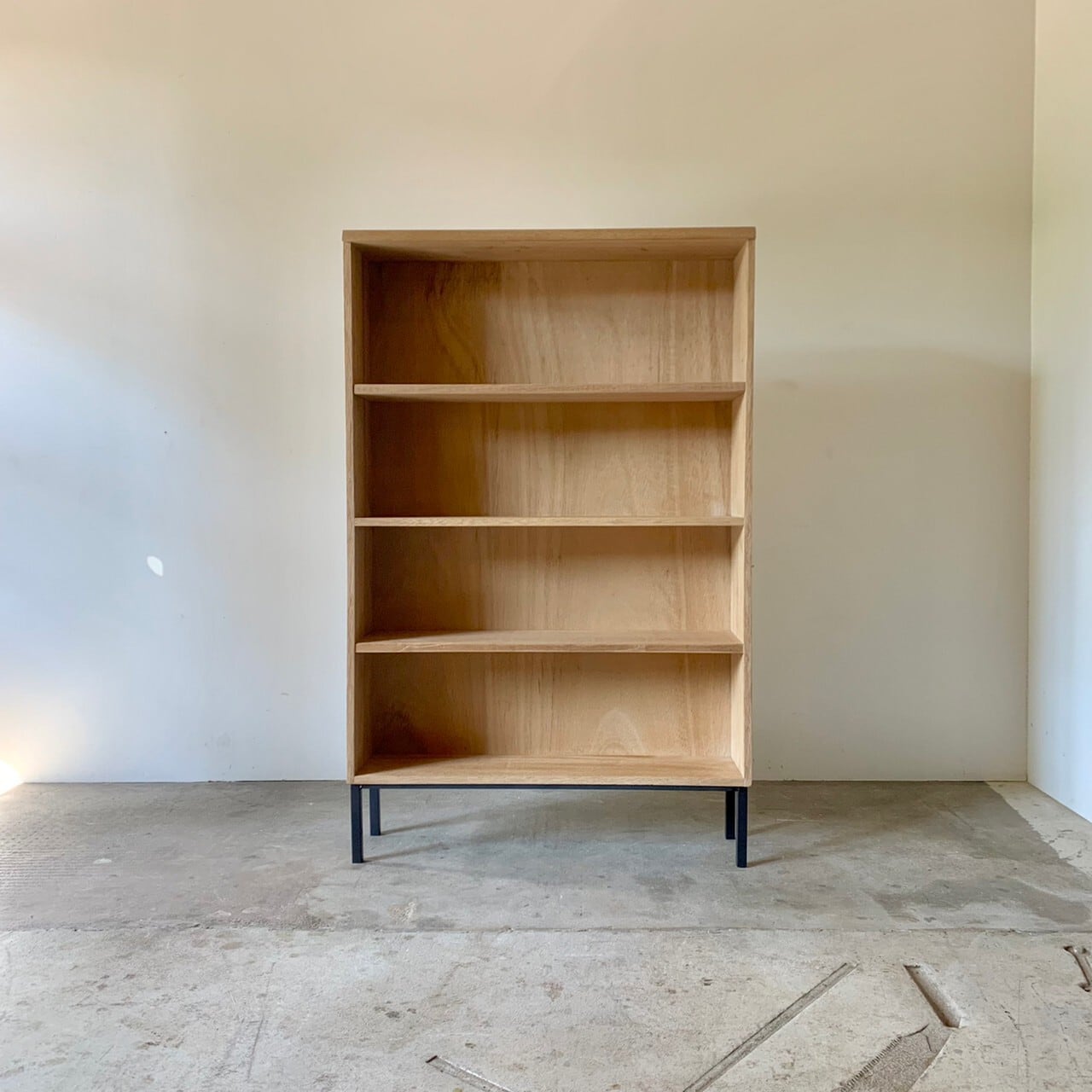 鉄脚の棚　本棚　古家具　0597