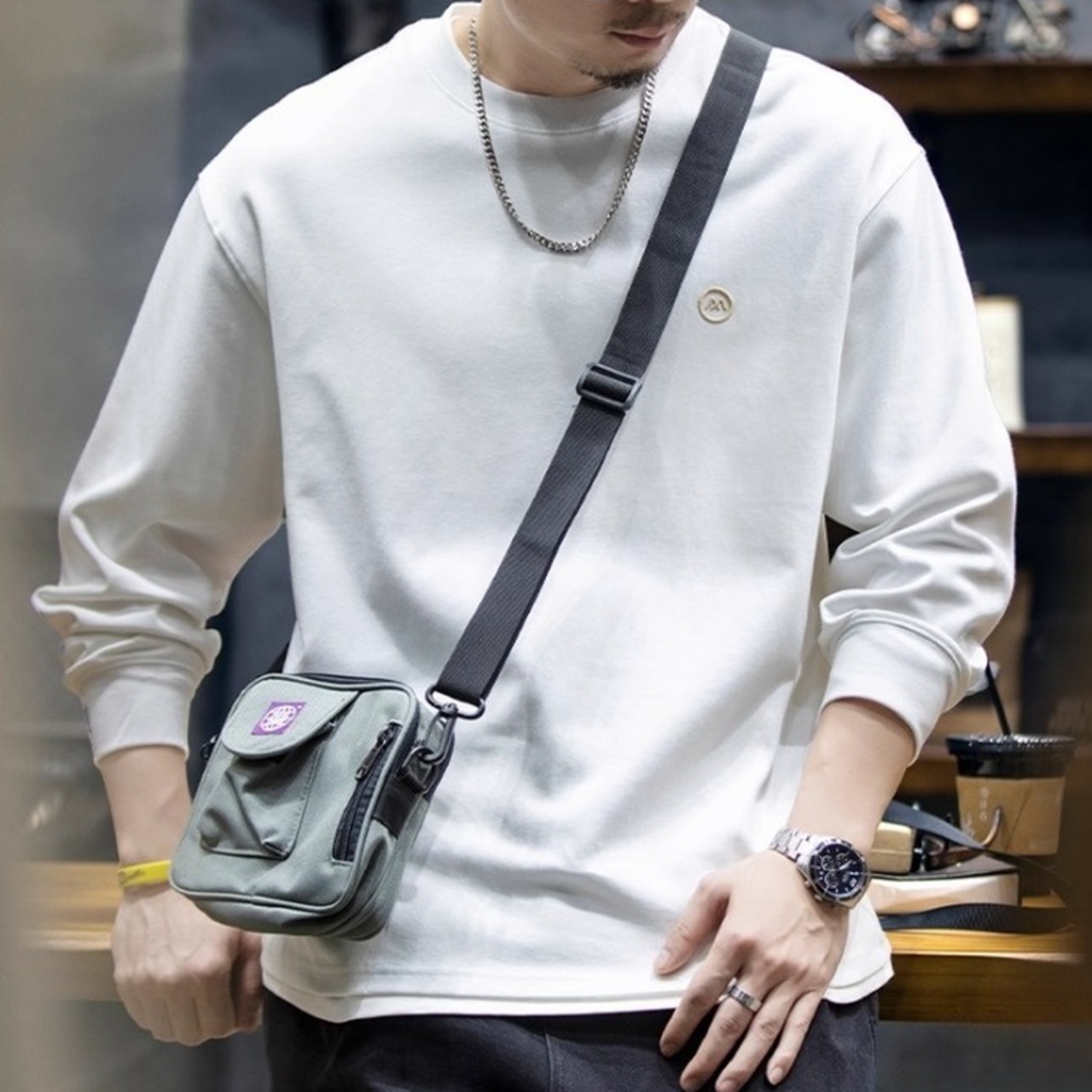 ロゴ刺繍クルーネックロングTシャツ 10209