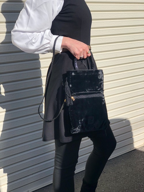 FENDI フェンディ ショルダーバッグ ブラック ロゴ タッセル ベルベット 2way vintage ヴィンテージ オールド jw2uf7