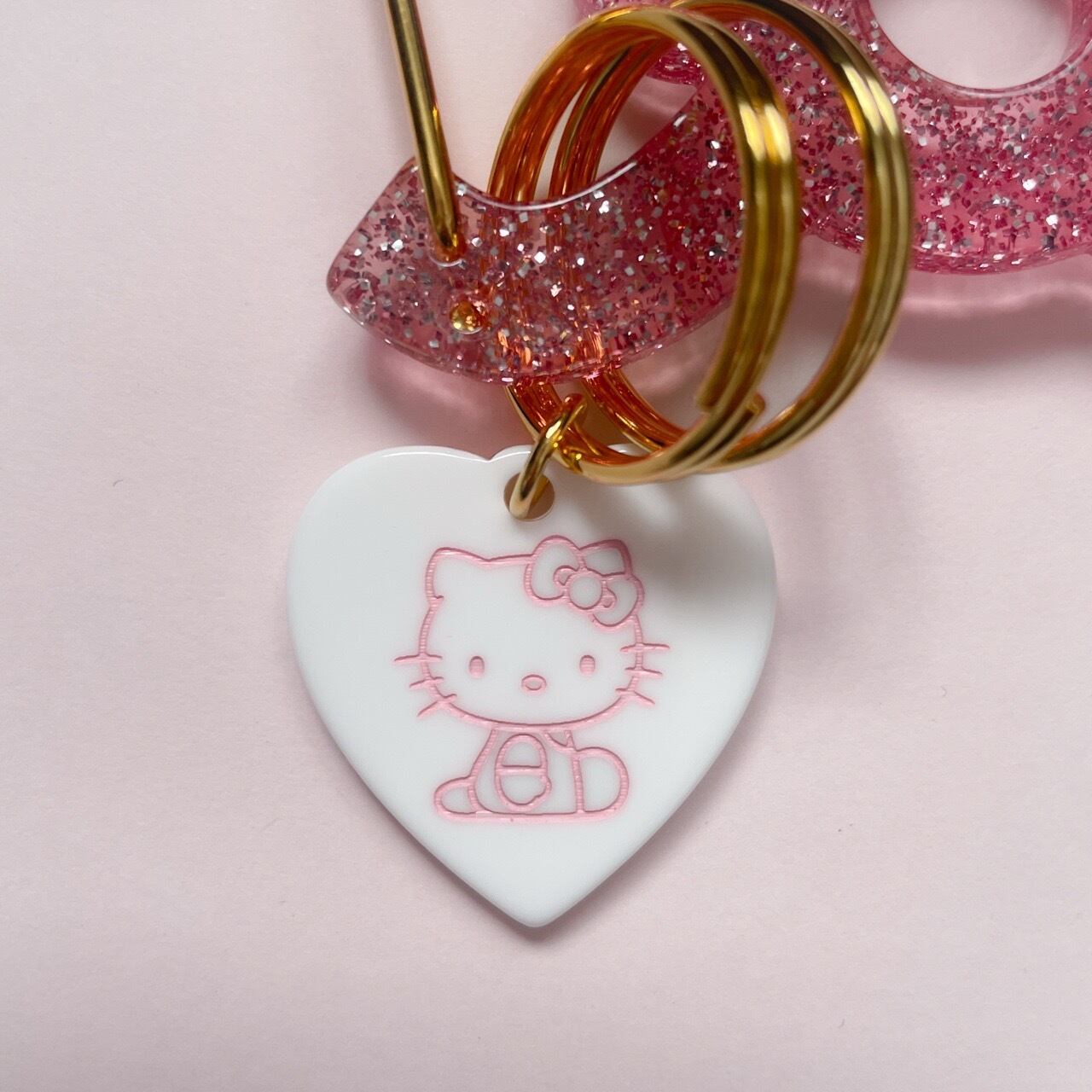 TODIARIES × FANCY SANRIO CHARACTERS・HELLO KITTY RIBBON カラビナ