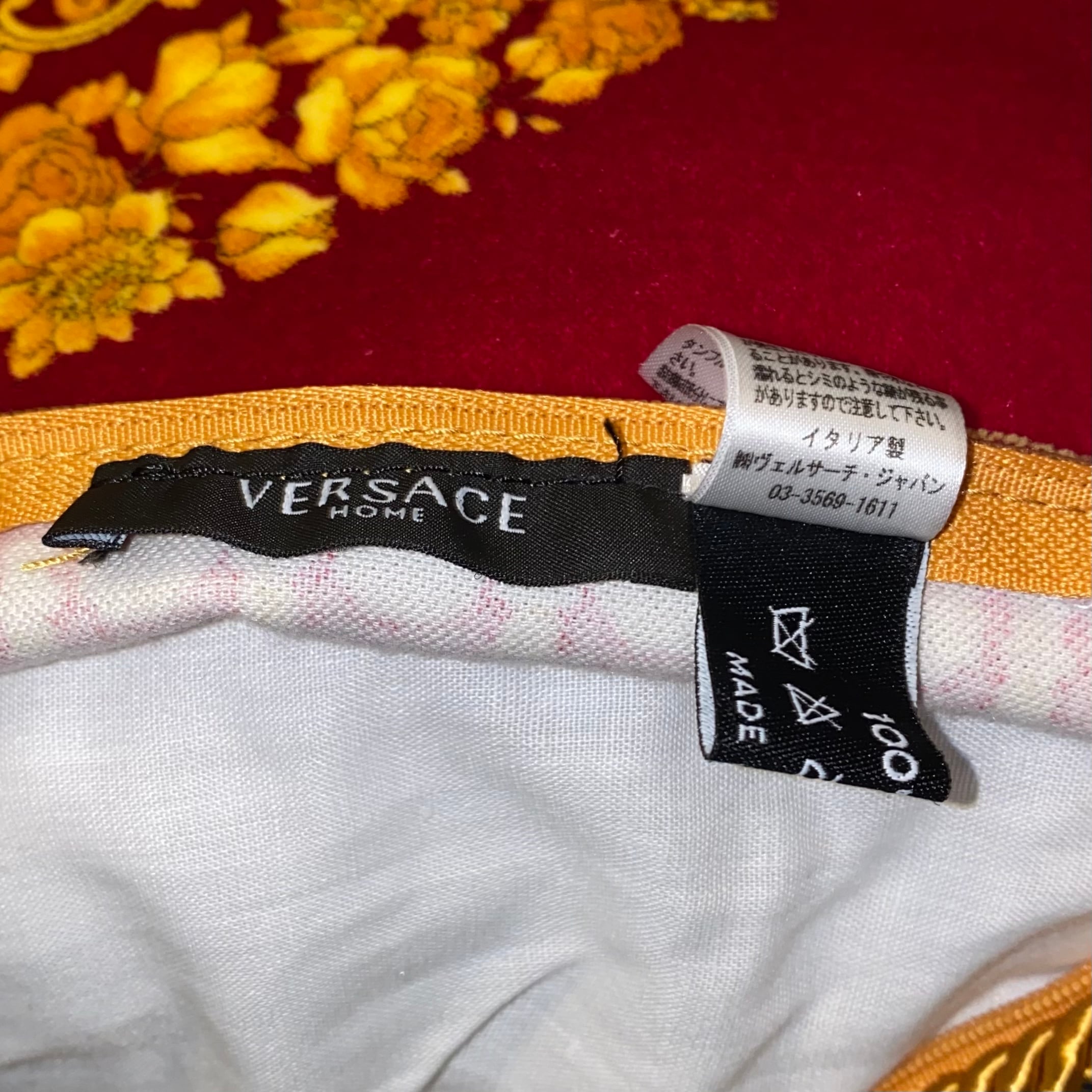 VERSACE reversible color baroque pattern velour cushion | NOIR ONLINE