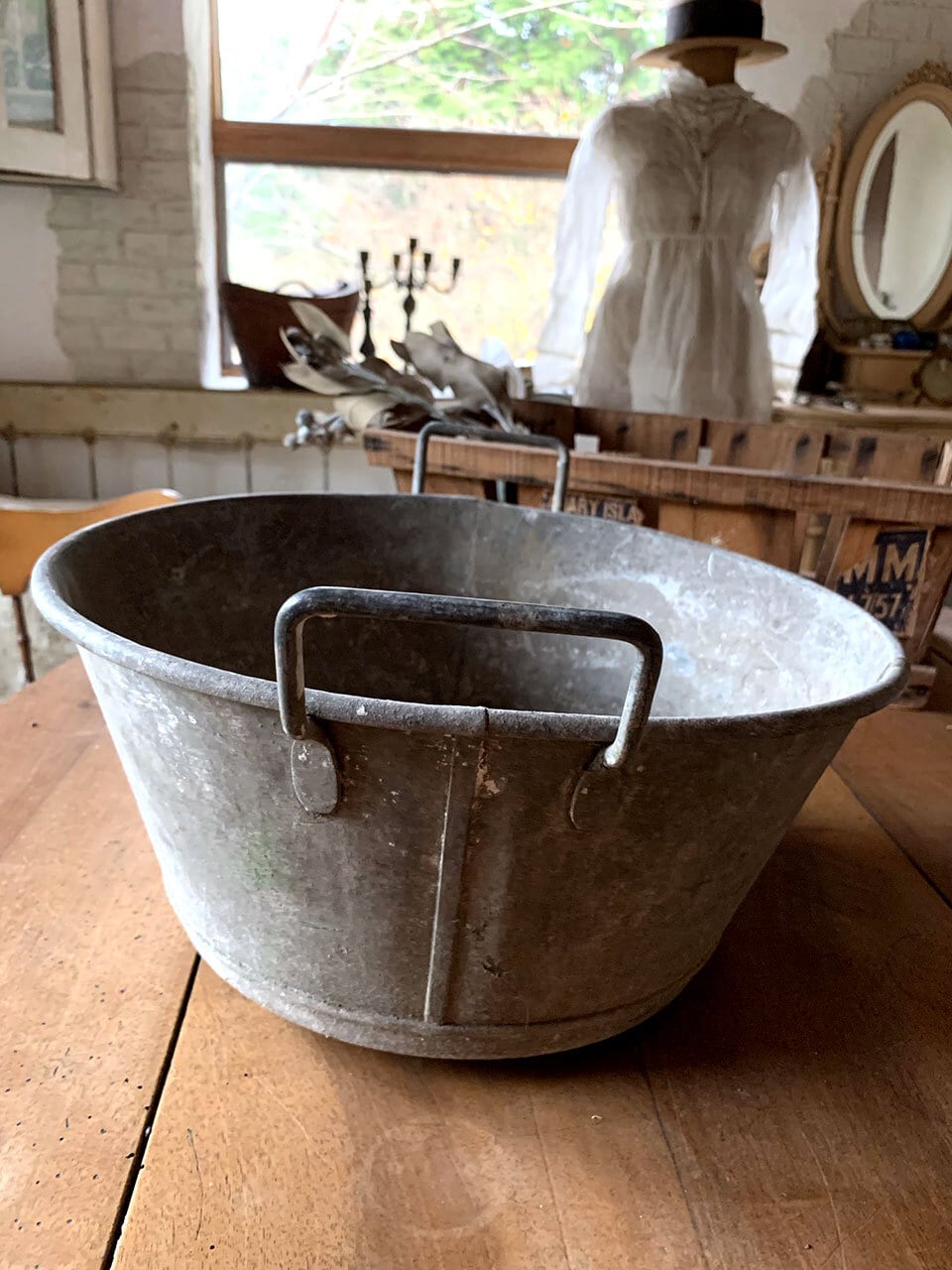 フランスアンティーク　ブリキバケツたらい 小ぶりなブリキのバケツ たらい | Brocante de La Cocotte （フランス